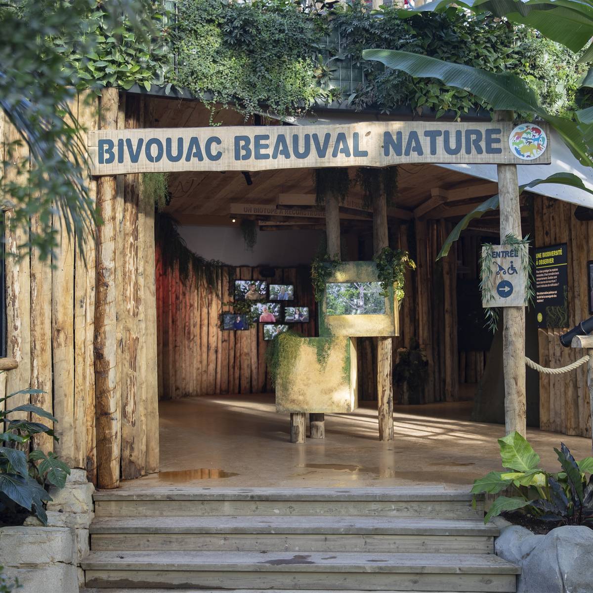 Entrée du Bivouac Beauval Nature, situé au cœur du Dôme Équatorial