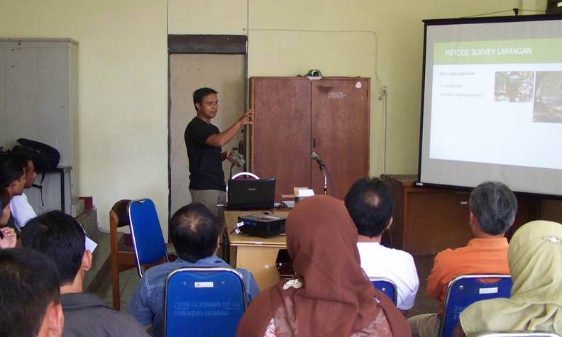 Travail d'éducation et de sensibilisation - Recenser les dragons de Komodo pour mieux les protéger - Programme Indonésie - Association Beauval Nature